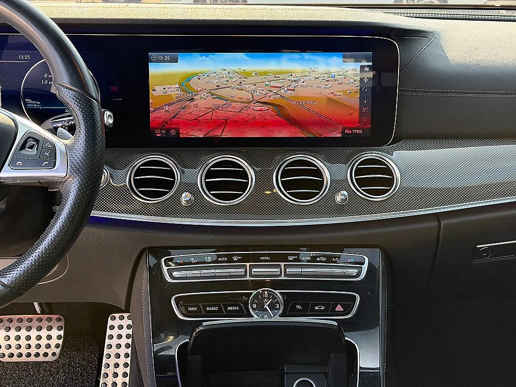 Mercedes Benz E class - Vista 10