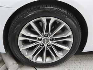 HYUNDAI Genesis - Vista 10