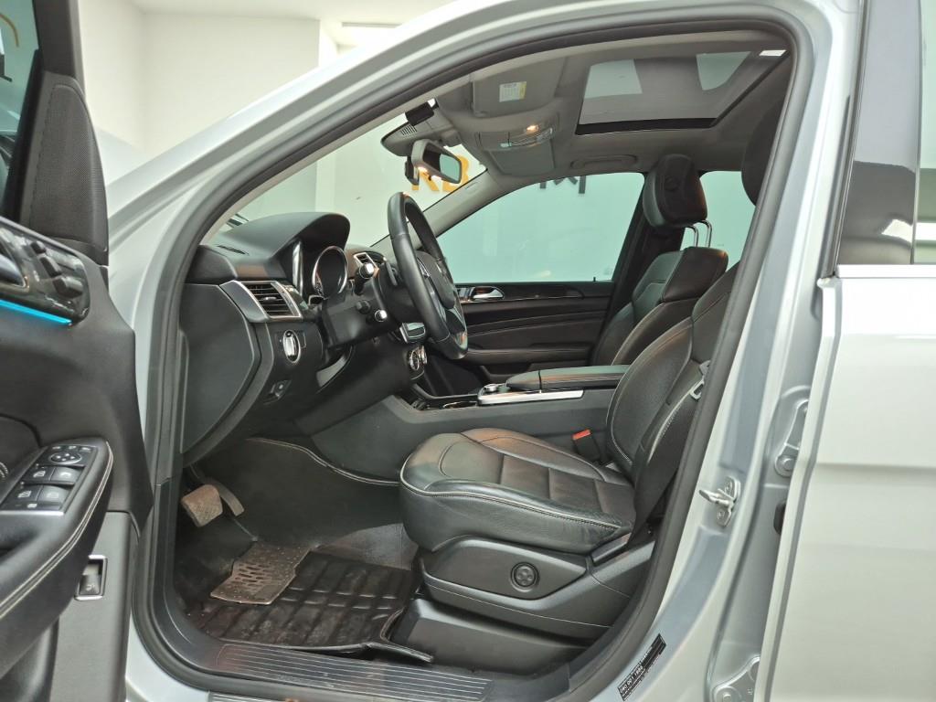 Mercedes Benz M Class - Vista 11