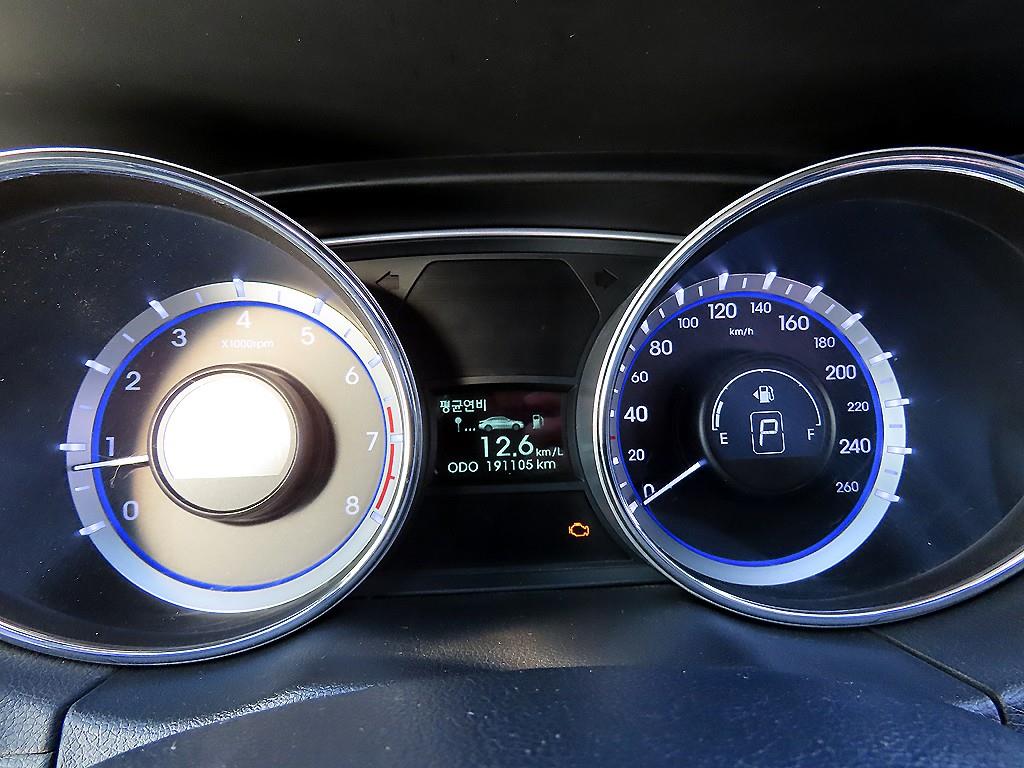 HYUNDAI Sonata - Vista 9