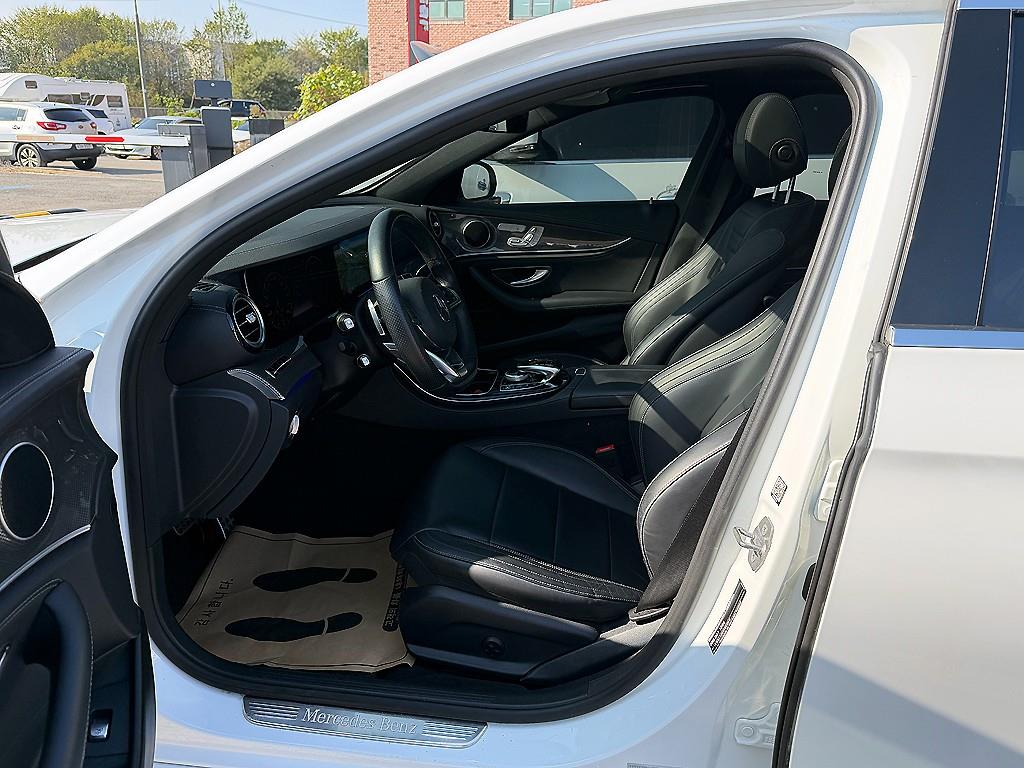 Mercedes Benz E class - Vista 6