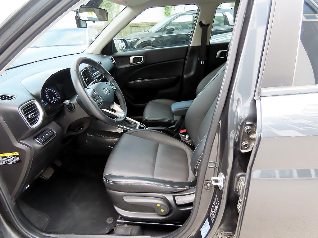 HYUNDAI Venue - Vista 5
