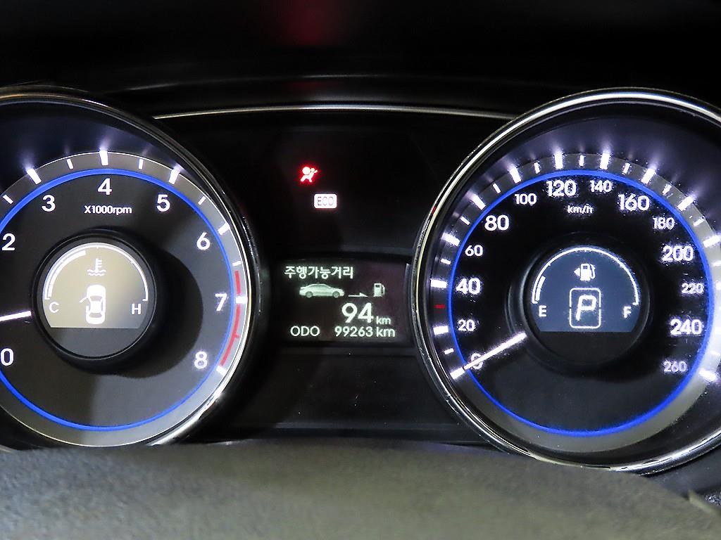 HYUNDAI Sonata - Vista 8