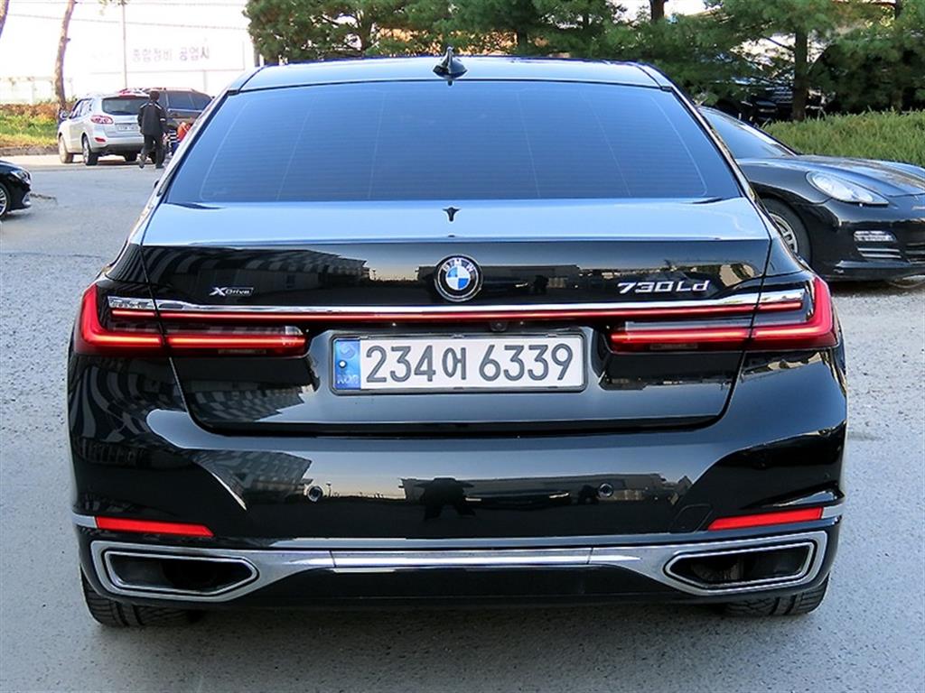 BMW 7 Series - Vista 4