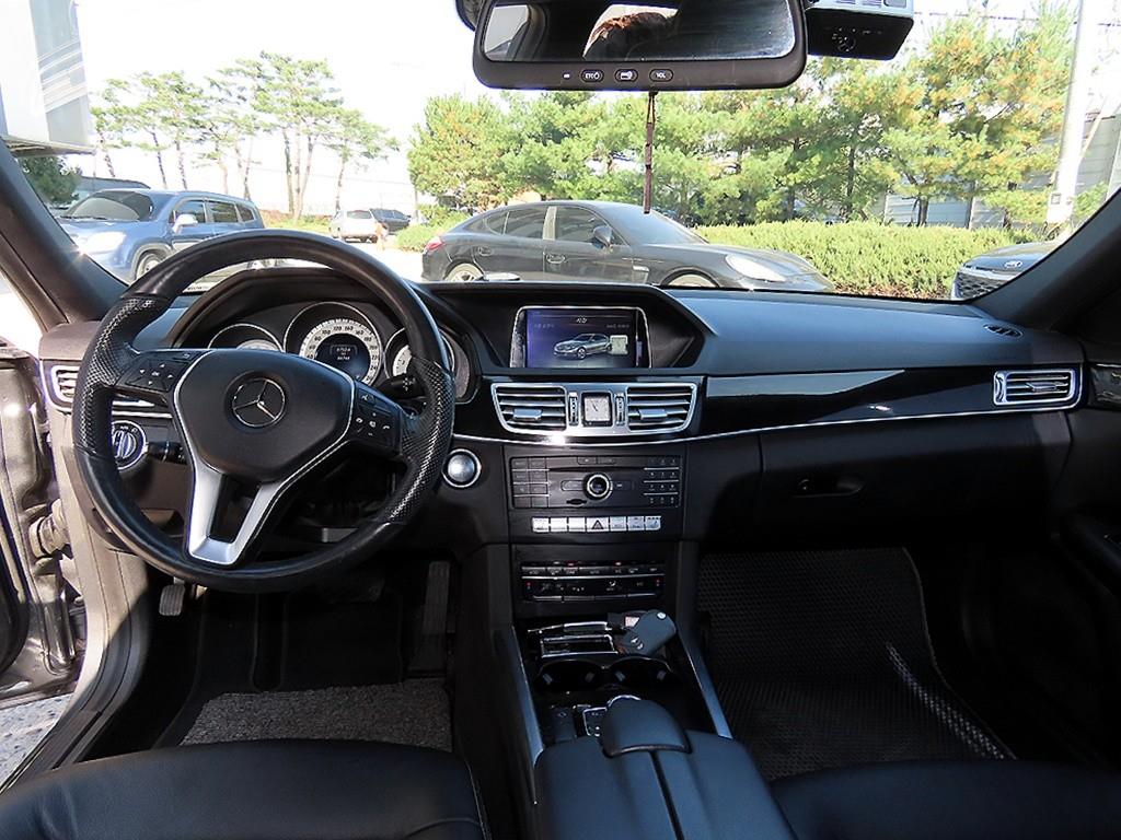 Mercedes Benz E class - Vista 7