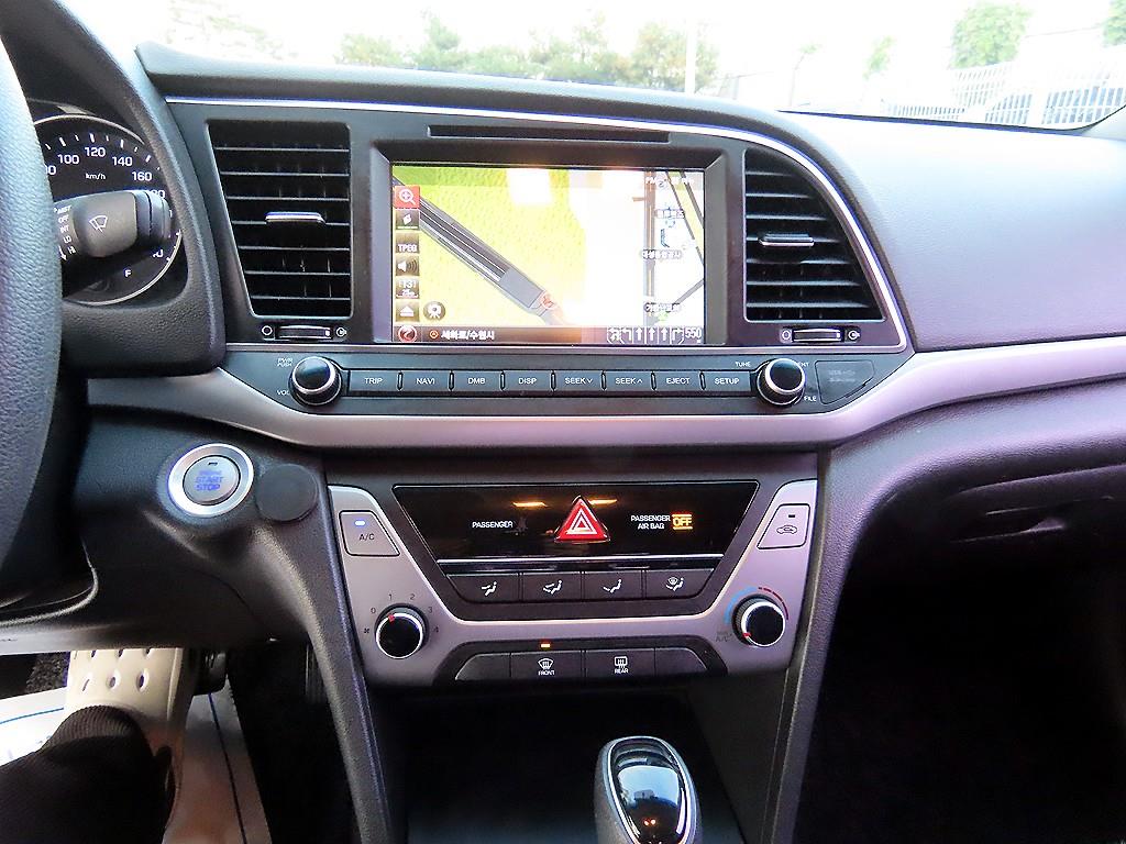 HYUNDAI Avante 2017 Blanco - Importación desde Corea - HF Imports Iquique - Foto 13