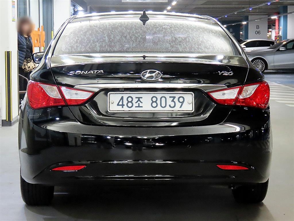 HYUNDAI Sonata - Vista 4