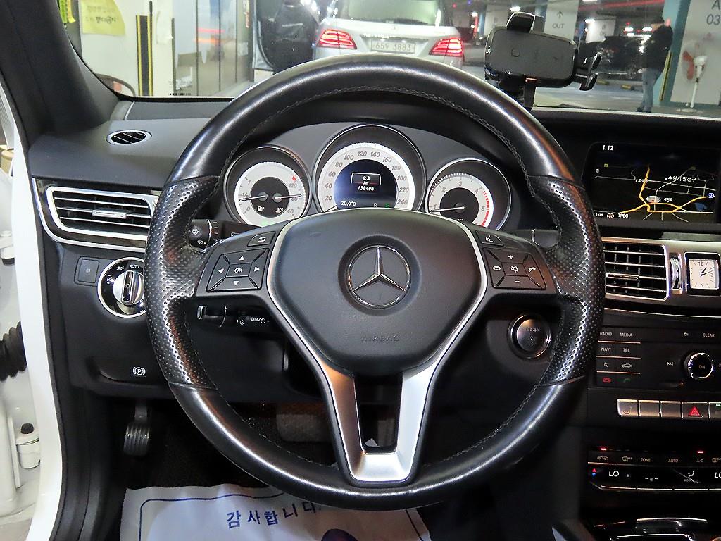 Mercedes Benz E class - Vista 8