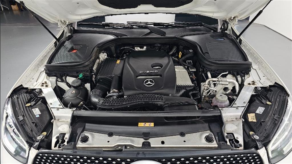 Mercedes Benz GLC Class - Vista 5