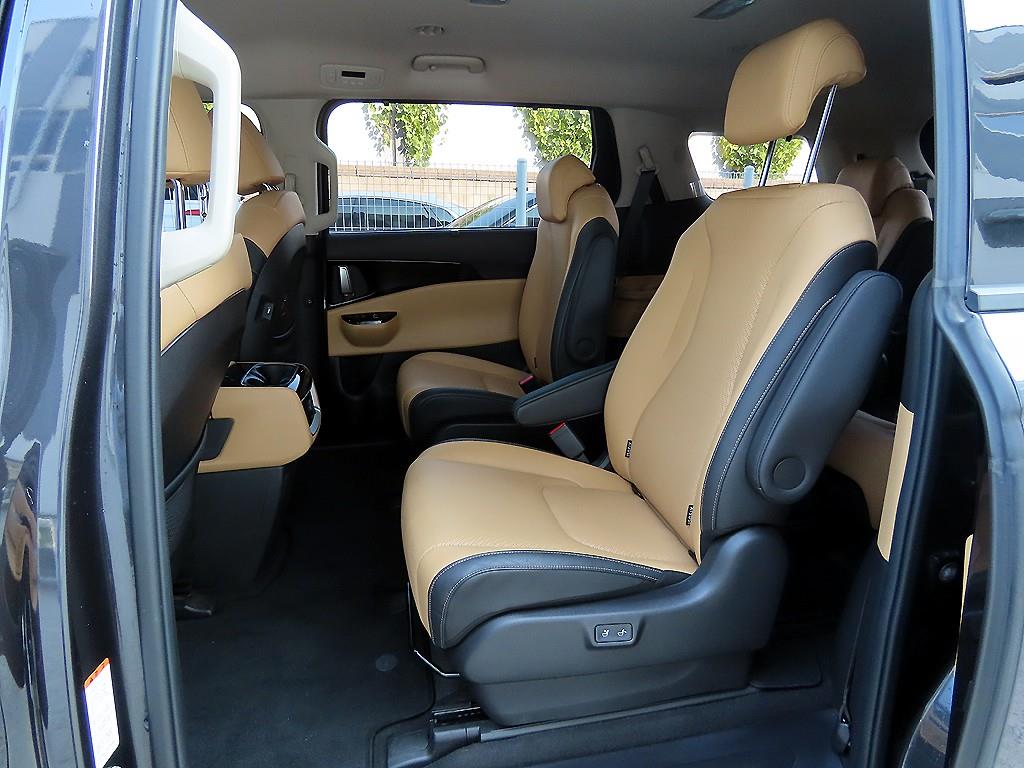 KIA Carnival - Vista 6