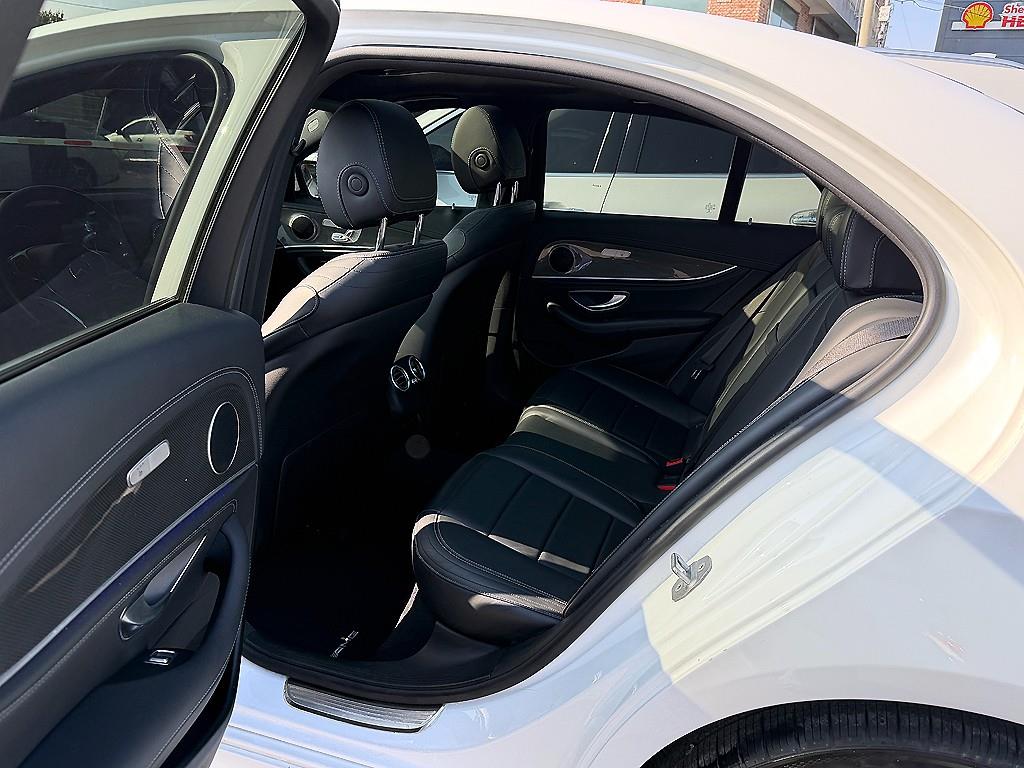 Mercedes Benz E class - Vista 7