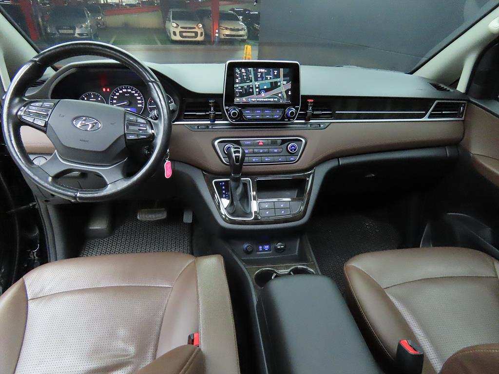 HYUNDAI Starex - Vista 8