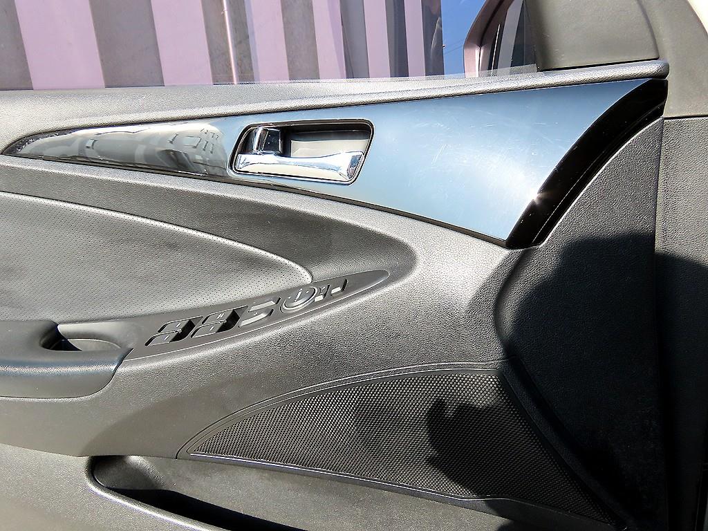 HYUNDAI Sonata - Vista 11