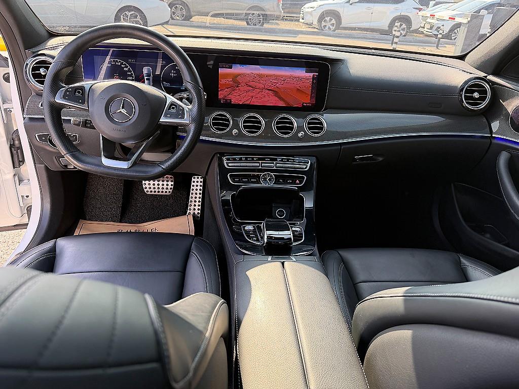 Mercedes Benz E class - Vista 5