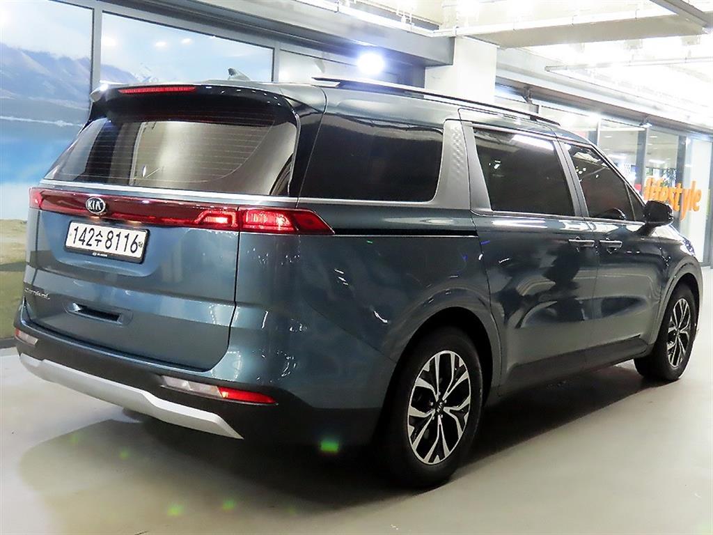 KIA Carnival - Vista 4