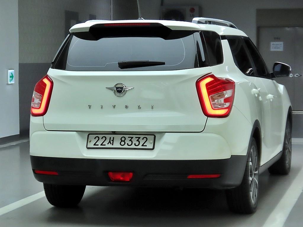 Ssangyong Tivoli - Vista 4