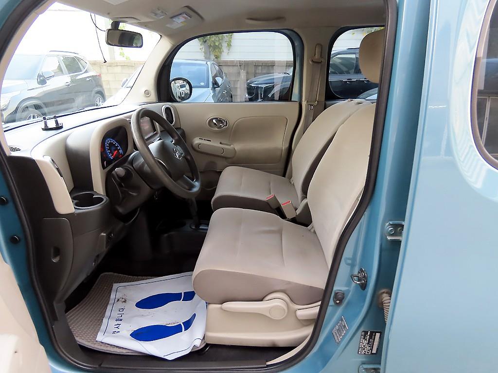 Nissan Cube - Vista 5