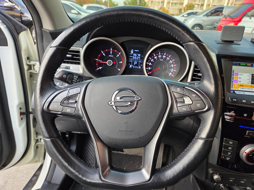 Ssangyong Tivoli - Vista 9