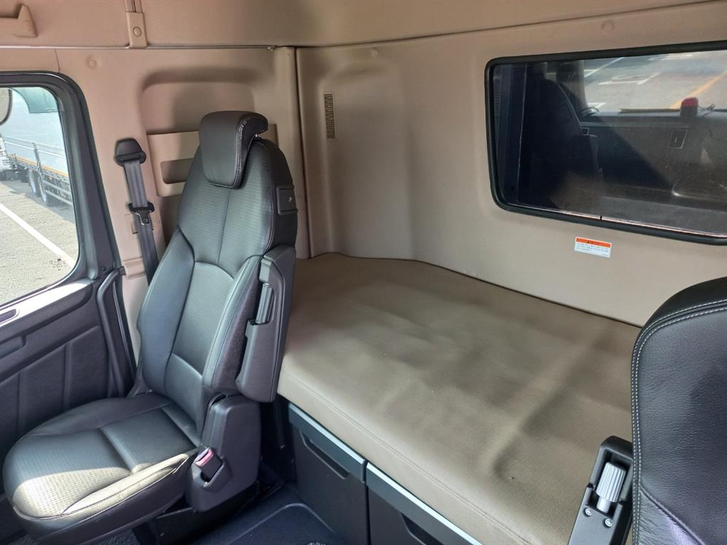 medium and large cargo Cargo - Vista 9