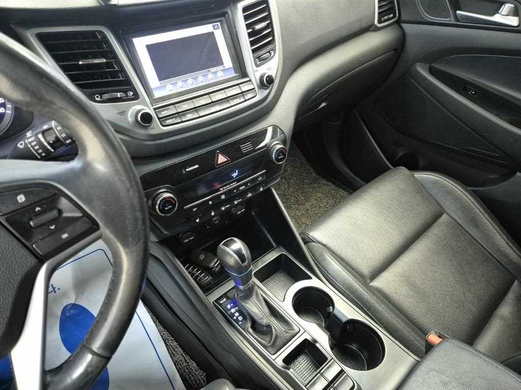 HYUNDAI Tucson - Vista 10