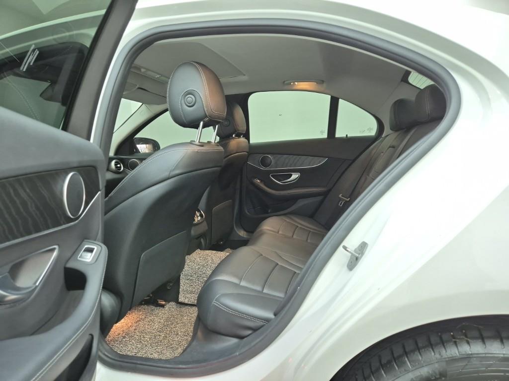 Mercedes Benz C Class - Vista 12