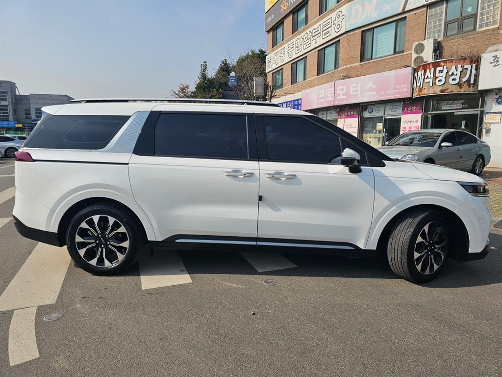 KIA Carnival - Vista 7