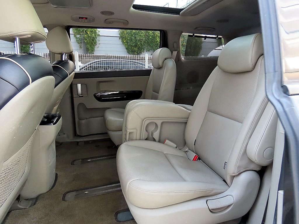 KIA Carnival - Vista 6