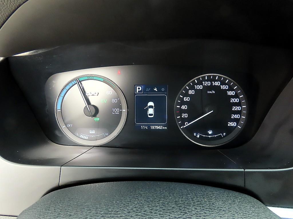 HYUNDAI Sonata - Vista 9