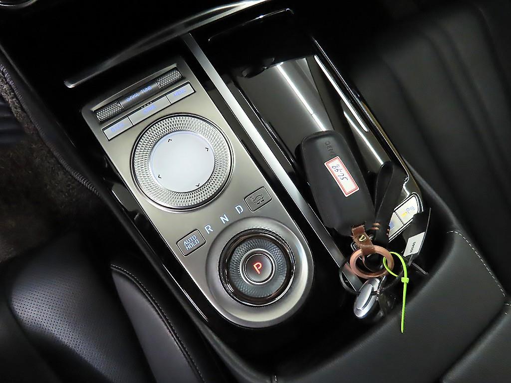 Genesis G80 - Vista 10