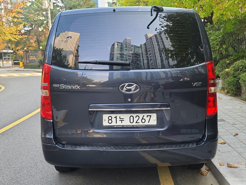 HYUNDAI Starex - Vista 4