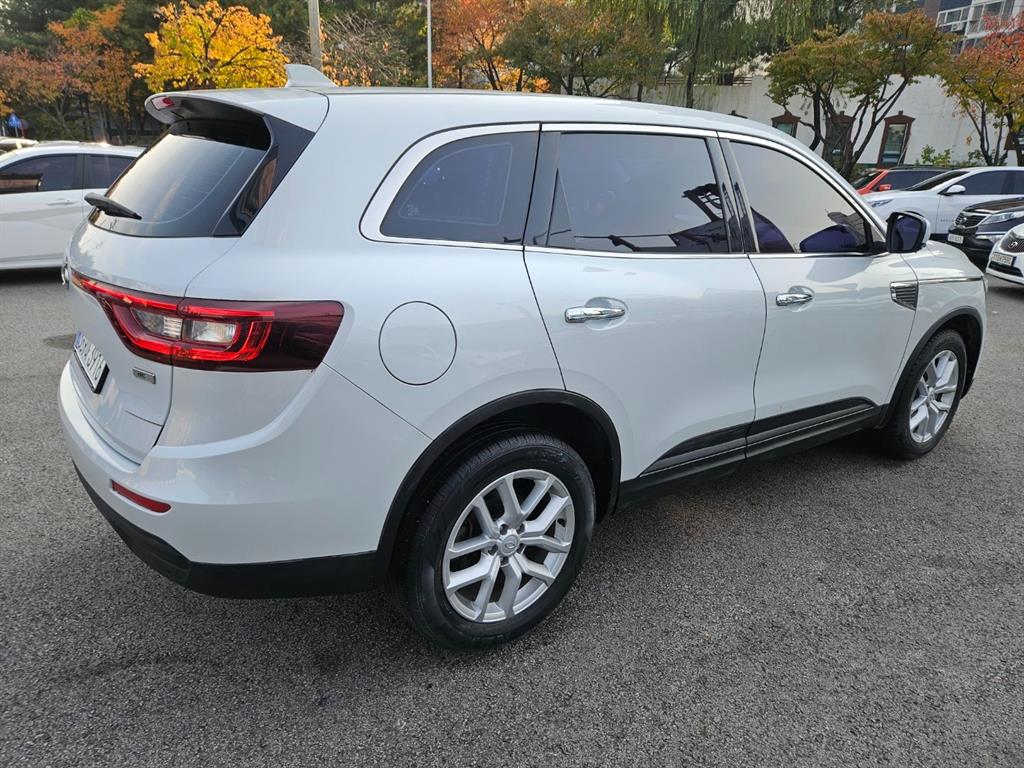 SAMSUNG QM6 - Vista 6