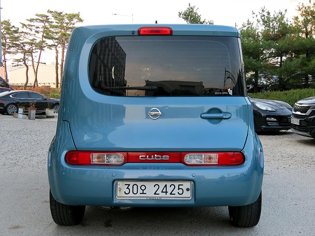 Nissan Cube - Vista 4