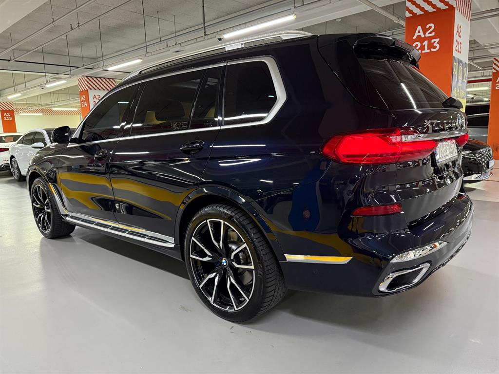 BMW X7 - Vista 4