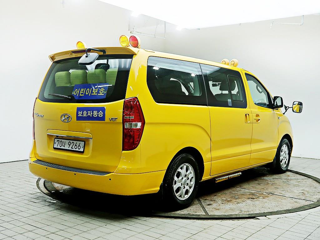 HYUNDAI Starex - Vista 7