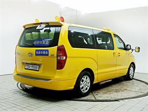 HYUNDAI Starex - Vista 8
