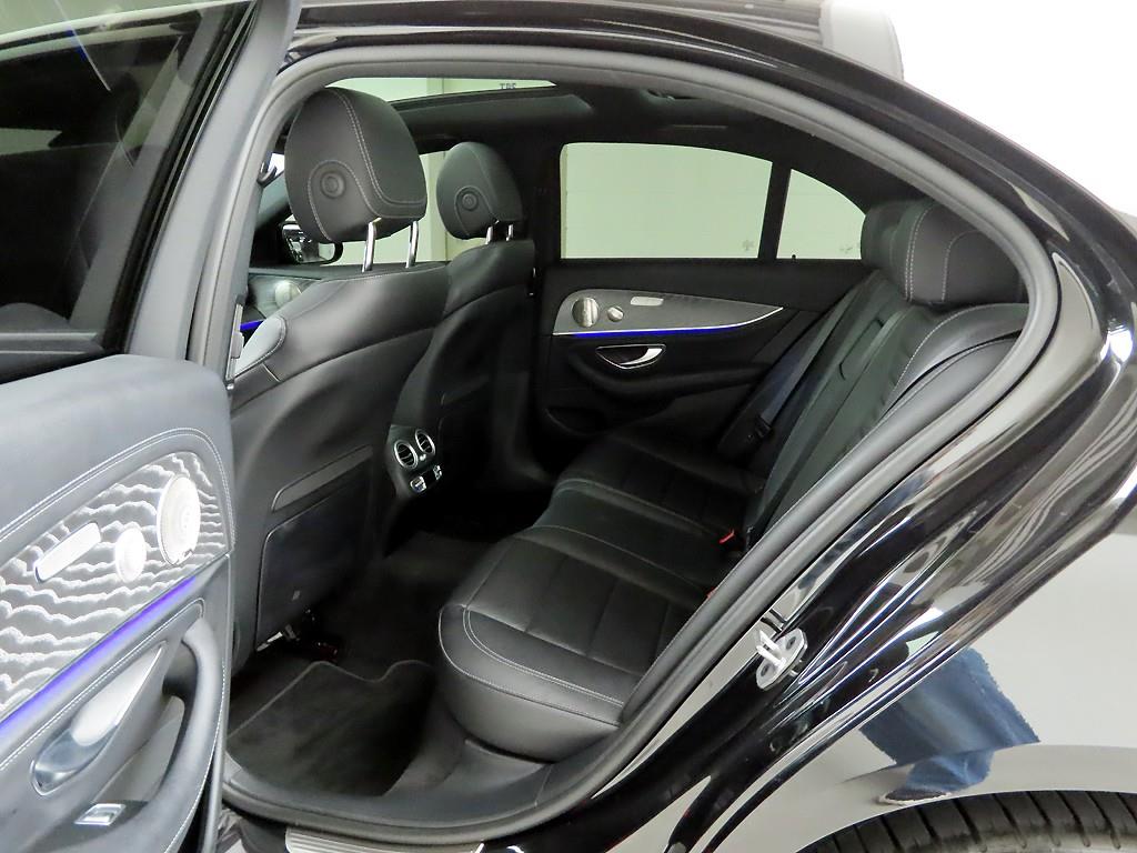 Mercedes Benz E class - Vista 12