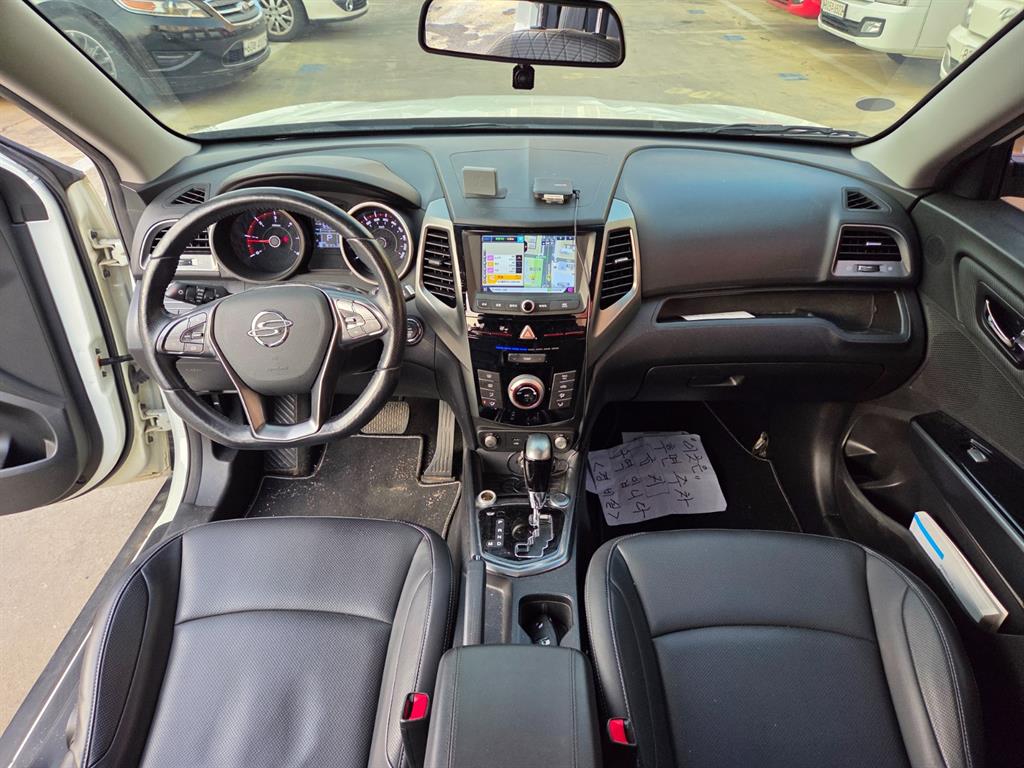 Ssangyong Tivoli - Vista 8