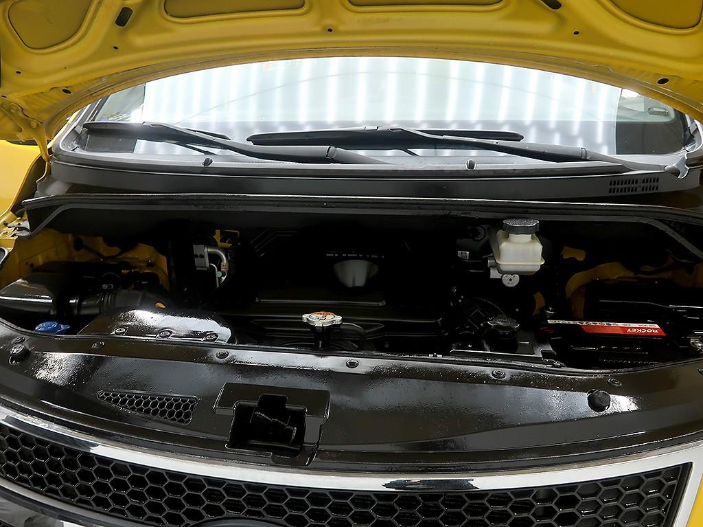 HYUNDAI Starex 2015 Amarillo - Importación desde Corea - HF Imports Iquique - Foto 7