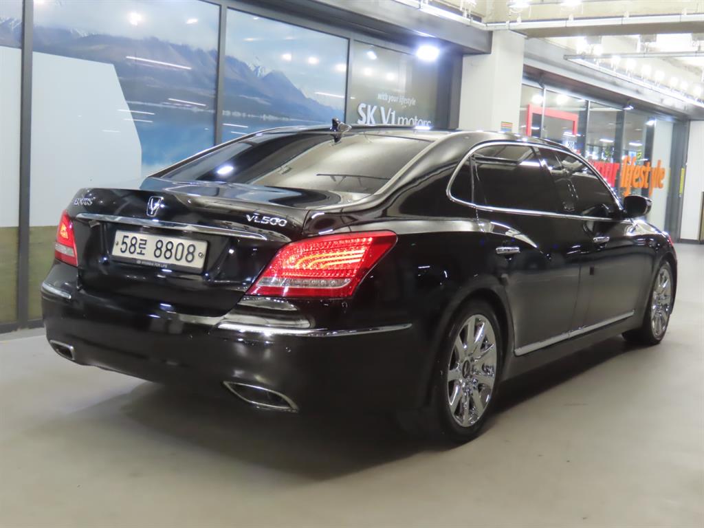 HYUNDAI Equus - Vista 7