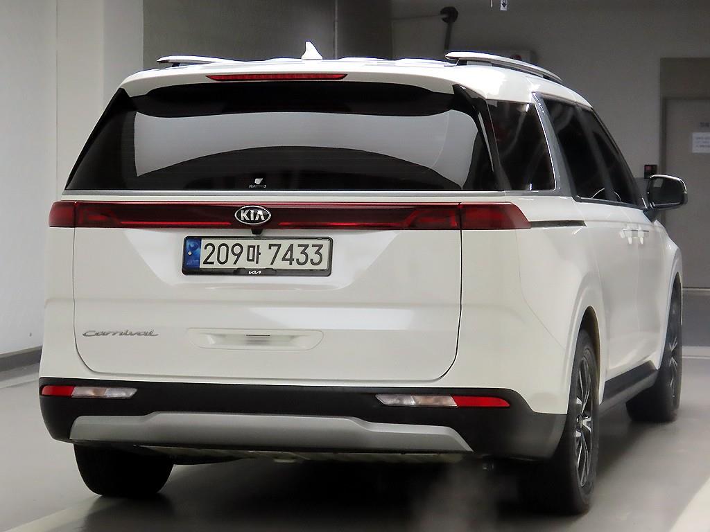KIA Carnival - Vista 4