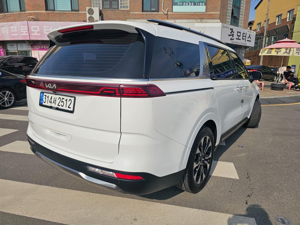 KIA Carnival - Vista 6