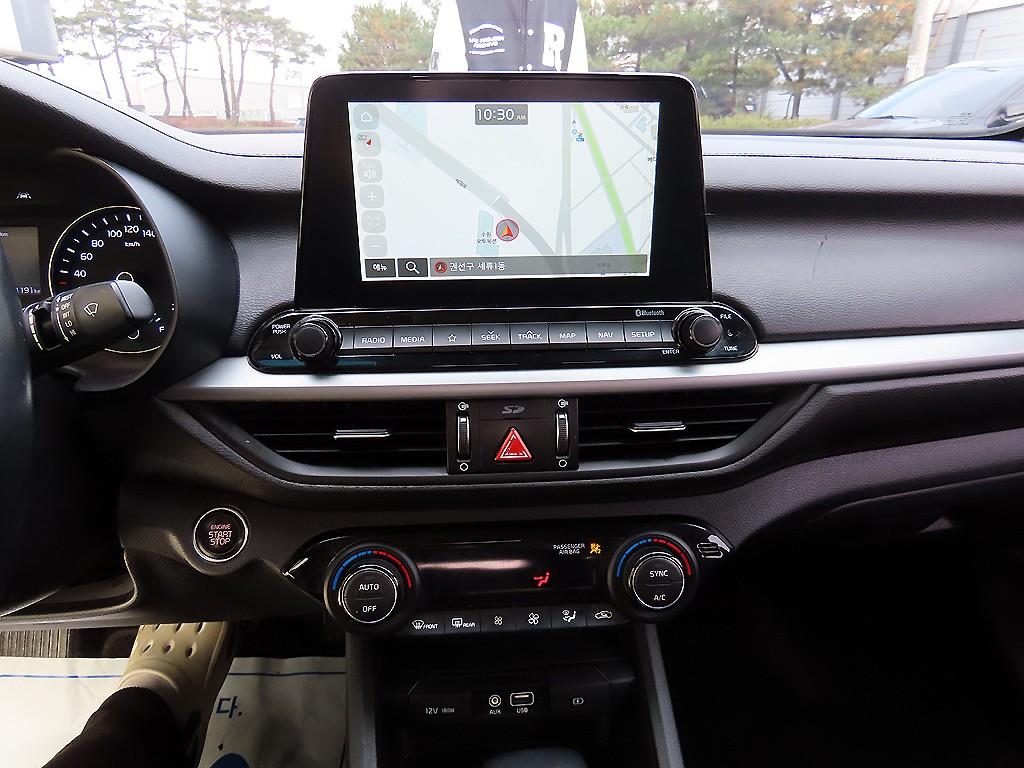 KIA K3 2019 Blanco - Importación desde Corea - HF Imports Iquique - Foto 13