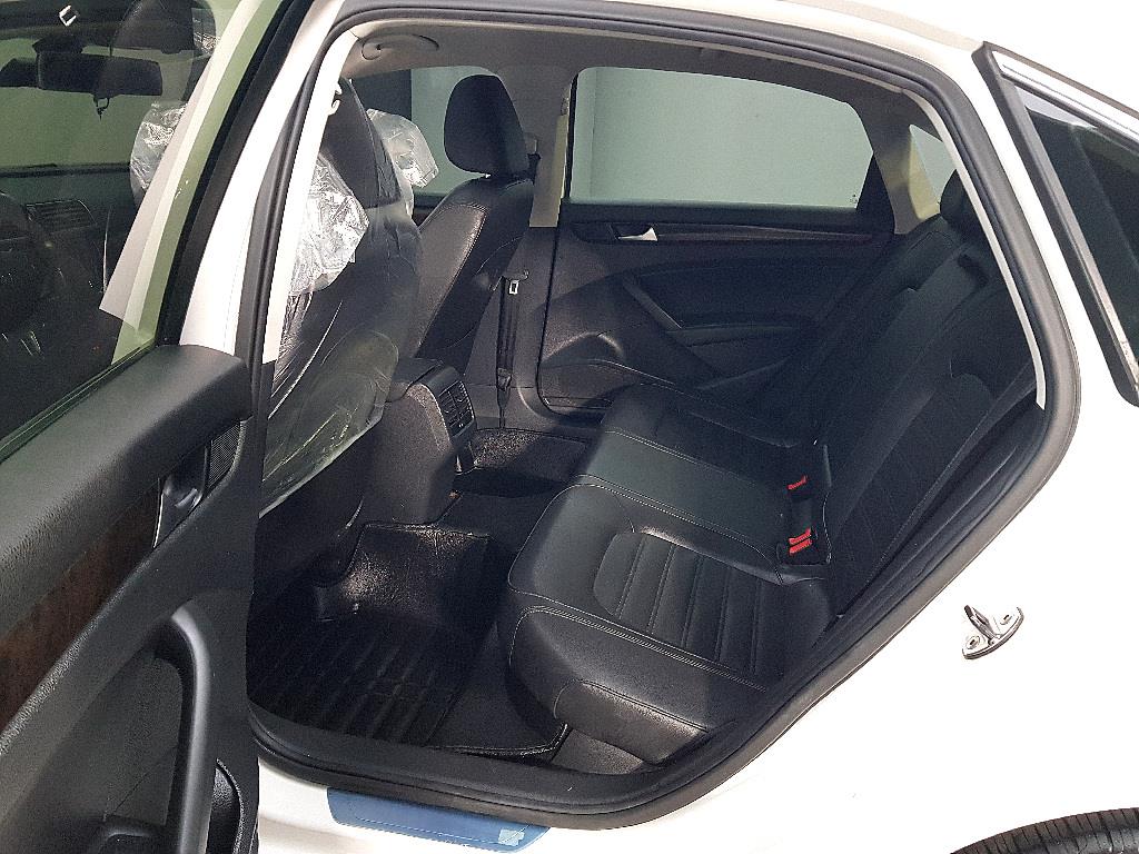 Volkswagen Passat - Vista 9