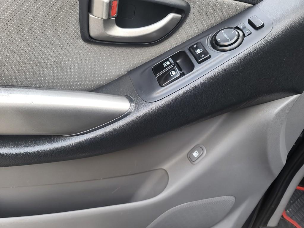 HYUNDAI Starex - Vista 12