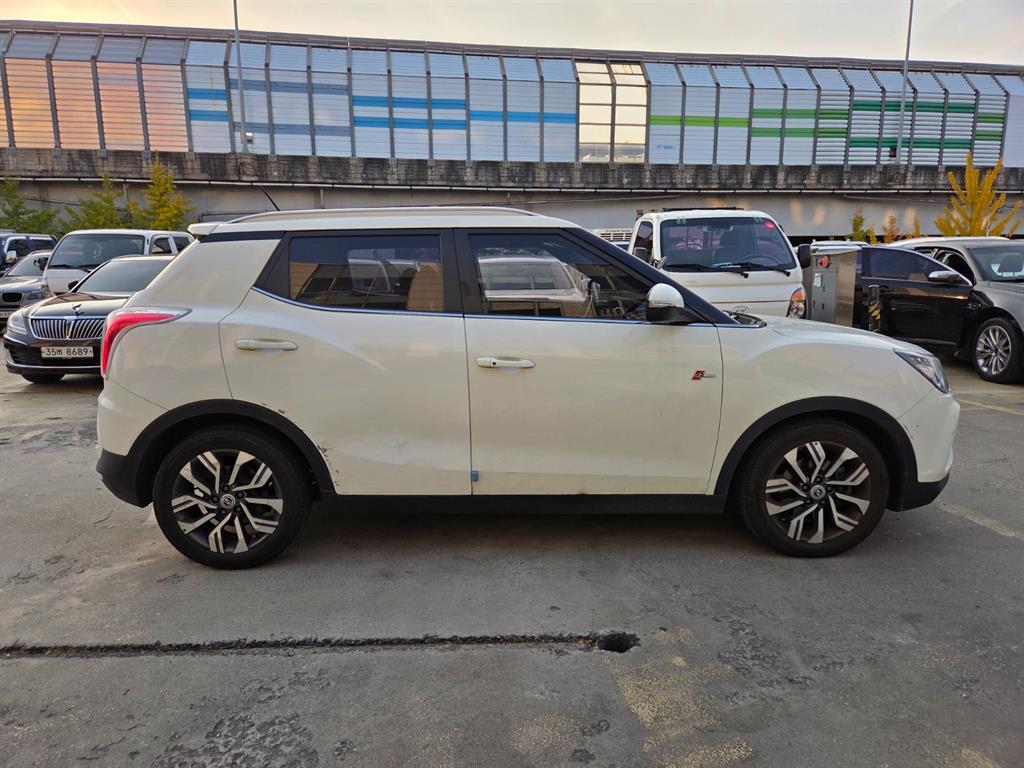 Ssangyong Tivoli - Vista 5