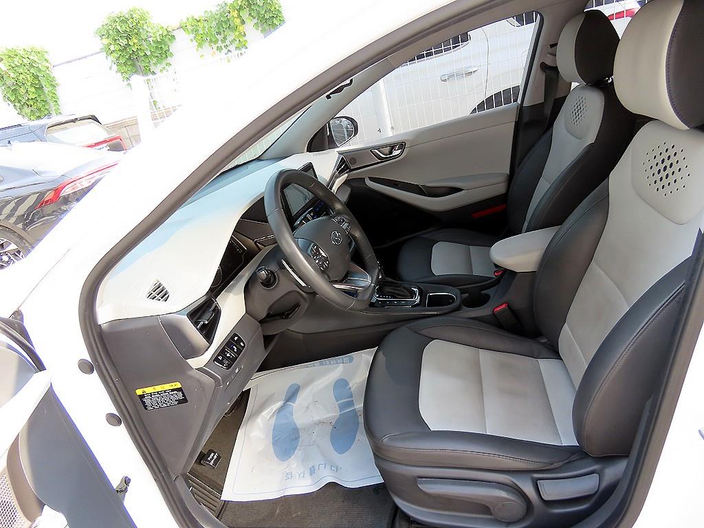 HYUNDAI Ioniq - Vista 5