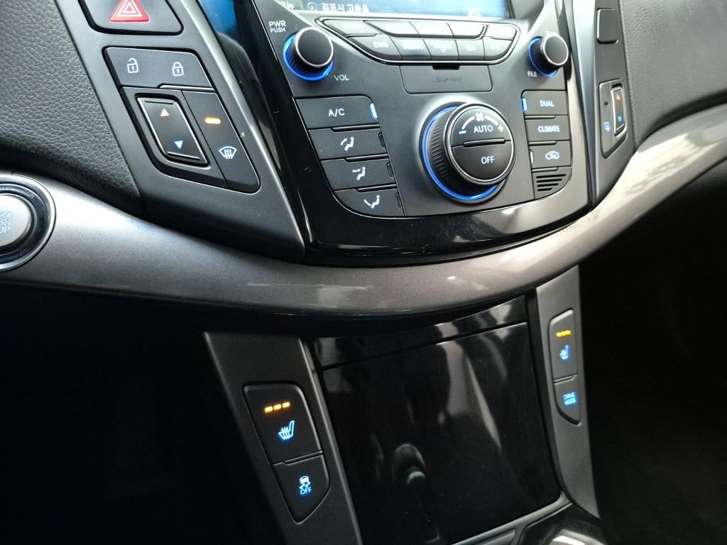 HYUNDAI i40 - Vista 10