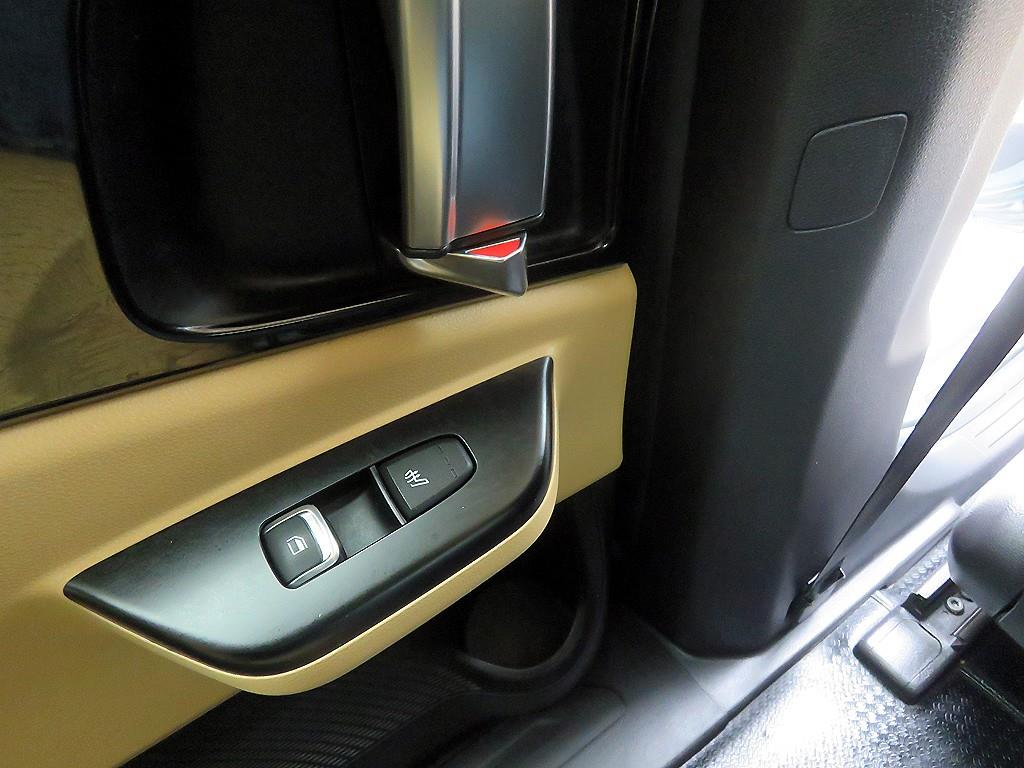 KIA Carnival - Vista 9