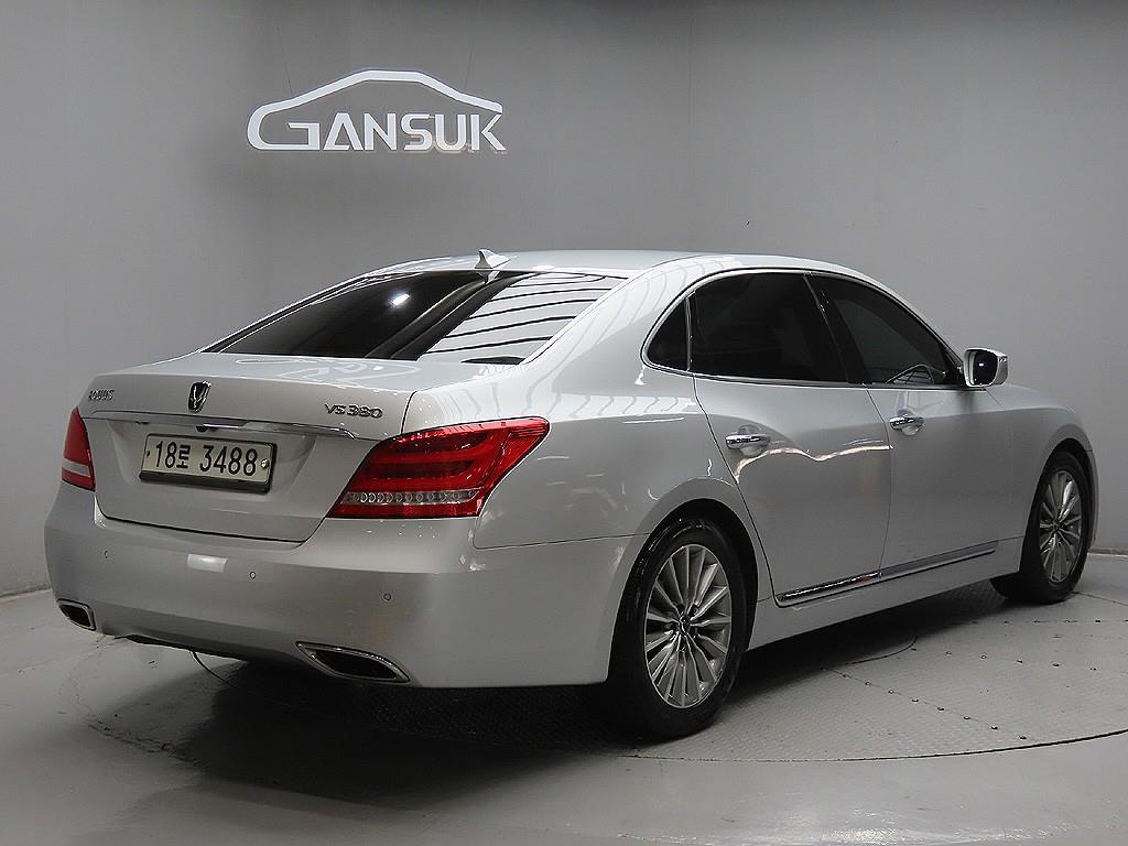 HYUNDAI Equus - Vista 7