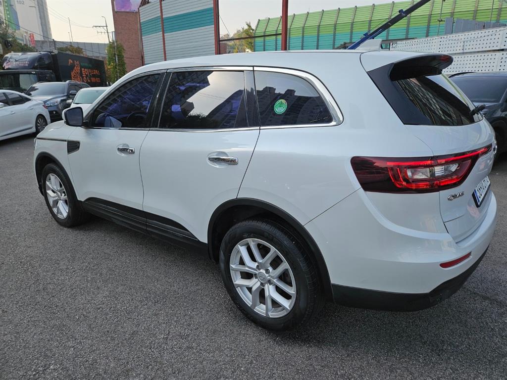 SAMSUNG QM6 - Vista 5